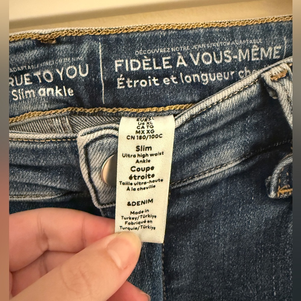 H&M True to You Slim High Waisted Jeans - Picture 5 of 6